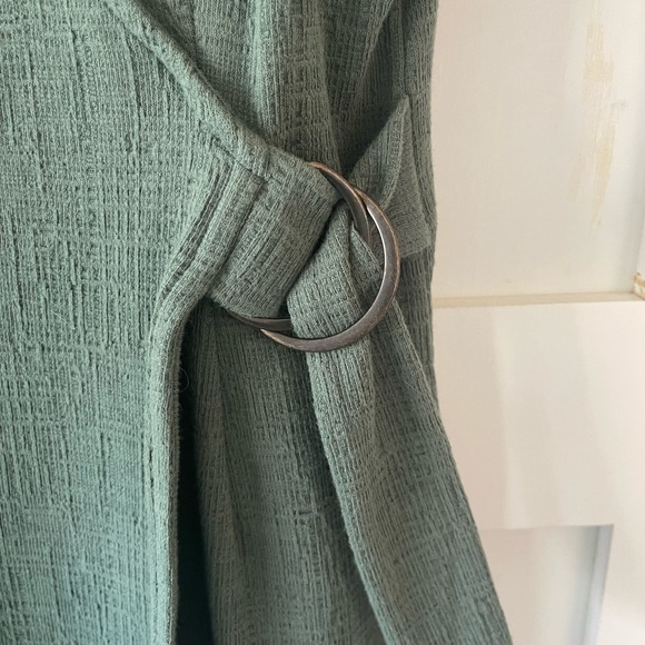 Green dress - Picture 3 of 6